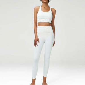 Vente directe d'usine ensemble de yoga 2 pièces personnalisé de haute qualité pour femmes respirant mi-demi dernier style avec motif solide à faible quantité minimale de commande - Product Image 1
