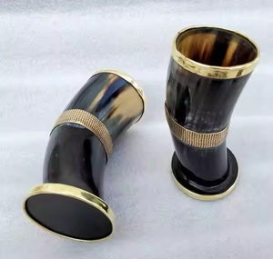 Vidrio de cuerno para beber vikingo corto hecho a mano para decoración de mesa por tradebit - Product Image 6