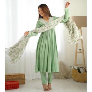 Vêtements pour femmes tendance et élégants Kurta ethnique pour les fêtes et les mariages Options disponibles à prix de gros en provenance d'Inde - Product Image 1
