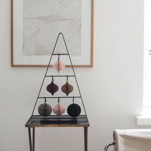 ที่ตั้งโชว์โลหะทรงสามเหลี่ยมสำหรับตกแต่งคริสต์มาสในร่ม - Product Image 4