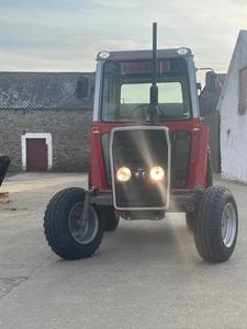 Tracteur à chenilles Massey Ferguson 550 de 2006, moteur 4.0 L, 40 CV, avec pompe à engrenages et boîte de vitesses. - Product Image 3