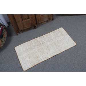 พรมวินเทจตุรกีขนาดเล็ก 1.6x3.3 ฟุต (49x100 ซม.) พรมลายอิคัตสีขาว - Product Image 2