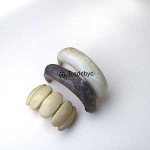 Brazaletes de resina coloridos para fiesta Pulseras de diseñador moderno para mujer de Tradebyd - Product Image 3