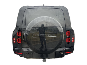 Land Rover Defender 130 P400 X-Dynamic SE 2024 Gasolina/Eléctrico V6 3.0L 4WD Autonomía de 601-700 km Batería de 90-110 kWh - Product Image 4