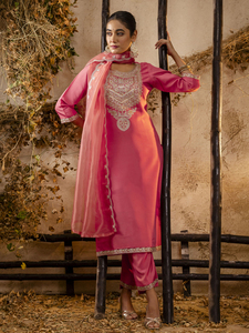 ชุดคุर्ติแบบตรง สง่างาม พร้อมกางเกงและผ้าคลุมไหล่ - Product Image 6