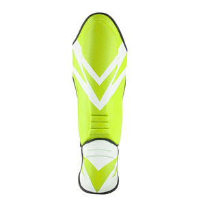 Espinilleras de protección profesional fáciles de usar para entrenamiento de Kick Boxing MMA, correas ajustables, diseño ligero y transpirable - Product Image 3