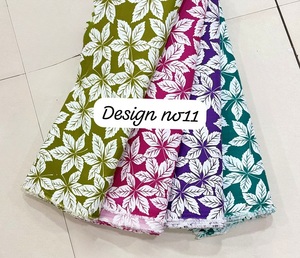 Tissu en coton doux de qualité supérieure avec un design de fleurs élégant Idéal pour les vêtements faits à la main DIY Projets de mode Décoration intérieure et accessoires - Product Image 3