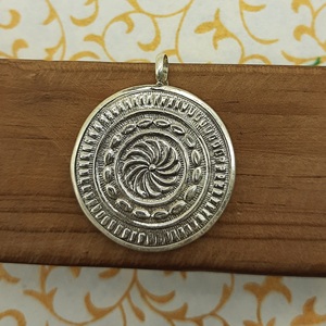 Colgante de marcos de cristal de plata 925 con arte de Lord Ganesh hecho a mano, joyería única pintada a mano, colgante de pintura espiritual - Product Image 3