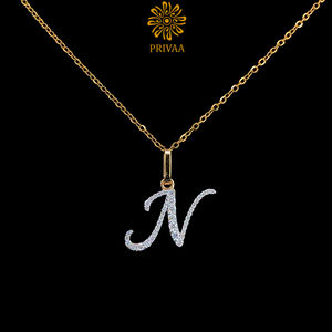 Colgante con Letra N con Incrustaciones de Diamantes Naturales para Mujer, Oro Amarillo de 18 Quilates, 1.54 Gramos, Corte Brillante, Claridad VVS, 0.23 Quilates - Product Image 1
