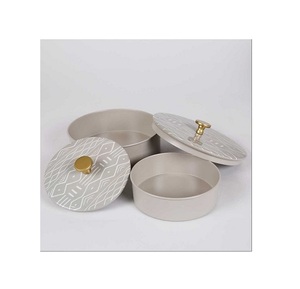 Ustensiles de cuisine en métal forme carrée écrous serveur avec couvercle qualité exclusive taille personnalisée chocolats boîte de service - Product Image 4