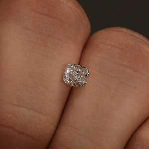 Diamant de laboratoire de 1,00 carat, taille coussin, certifié IGI, clarté VS1, pierre lâche pour la fabrication de bijoux - Product Image 4