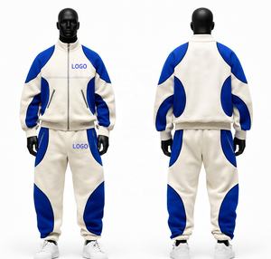 Ensemble de survêtement d'hiver respirant personnalisé pour homme, en polyester/coton tricoté 300g, avec veste coupe-vent à capuche et pantalon de jogging - Product Image 1