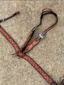 ชุดหัวหนังจระเข้บังเหียนม้าปรับแต่งได้ชุดหมุดคอเสื้อหน้าอกพร้อมแผ่นป้ายแกะสลักสำหรับการส่งออก - Product Image 2