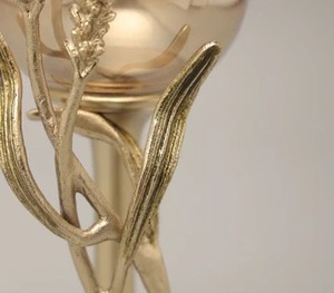 เชิงเทียนคลาสสิกหรูหราด้วยการออกแบบทางศิลปะที่สมบูรณ์แบบสำหรับโต๊ะกลางเน้นและตกแต่งบ้าน - Product Image 4