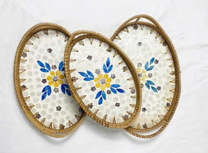 Bandeja de Servicio de Ratán Tejido con Diseño de Incrustaciones de Conchas Marinas y Perlas para Cocina, Sala de Estar y Uso en Hostelería - Product Image 5