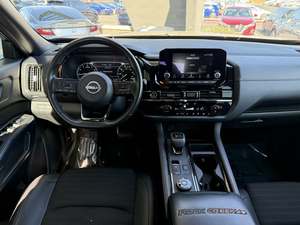 Nissan Pathfinder Rock Creek 4WD SUV 2023, Usado en Excelentes Condiciones y a un Precio Increíble - Product Image 2