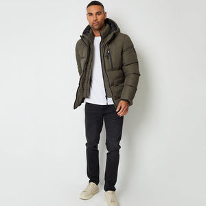 Chaqueta acolchada de invierno duradera con aislamiento suave, tejido transpirable y comodidad flexible para exteriores - Product Image 1