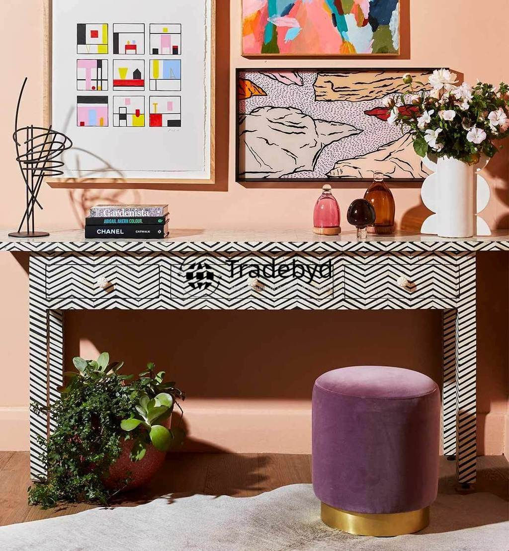 Available in different Colors