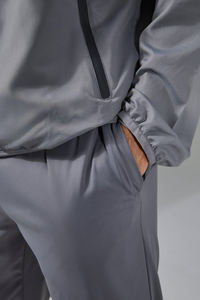 Taille personnalisée Veste coupe-vent imperméable à capuche manches raglan brodées pour l'hiver Logo à l'avant Service OEM Matériau polyester/nylon - Product Image 3