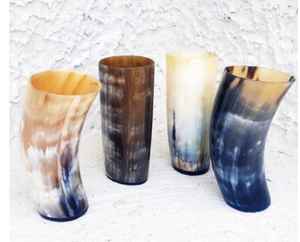 Verre artisanal traditionnel moderne en véritable corne de buffle d'Inde, nouveau design naturel, idéal pour la production de miel et de miad. - Product Image 1