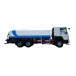 Camion-citerne d'incendie Howo d'occasion à 10 roues, capacité 15-25 m³, transmission manuelle diesel, émission Euro 6, portée de pulvérisation >16m - Product Image 6