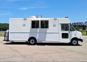 Camion de barbecue de restauration rapide prêt à l'emploi Véhicule de vente mobile de haute qualité à vendre aux États-Unis et en Europe Camion de nourriture mobile InStock à vendre - Product Image 2