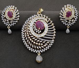 Ensemble de pendentifs en finition or blanc à la mode, conçu avec des diamants américains pour femmes et filles et fêtes, fabriqué en laiton - Product Image 2