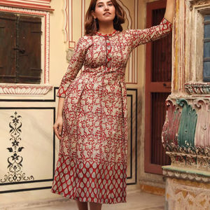 Robe Colette Imprimée à la Main, Style Bohème, Coupe Trapèze, Rouge Crème, Pur Coton, Robe de Vacances - Product Image 1