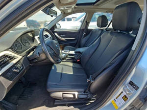 BMW Serie 3 320i 2014, Sedán de 4 Puertas, Motor Turbo Automático de 4L, Gasolina/Eléctrico, Asientos de Cuero, Usado, Precio de Venta al Por Mayor Económico - Product Image 4