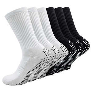 Chaussettes de yoga et de Pilates antidérapantes en coton épais pour femmes, de haute qualité, personnalisées, en gros - Product Image 1