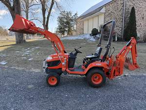 รถแทรกเตอร์ขนาดเล็กสำหรับฟาร์ม ขับเคลื่อน 4 ล้อ พร้อมเครื่องยนต์คัมมินส์ 42 แรงม้า เกียร์อัตโนมัติ ดีเซล พร้อมปั๊ม เครื่องตัดหญ้า 1400 - Product Image 6