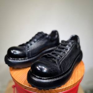 Bottes de moto pour homme en cuir véritable à tige haute avec fermeture à enfiler pour une utilisation en extérieur - Product Image 1