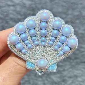 Broches perlées Broche design faite à la main. Accessoires de haute qualité. Broche design unique. Baby shower meilleur cadeau. - Product Image 6