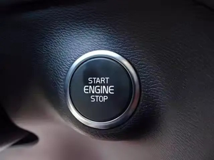 USADO 2024 para XC40 AWD, Volante a la Izquierda, Asientos de Cuero, Cámara Trasera - Product Image 3