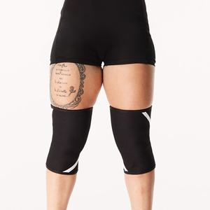 Manchon de genou d'haltérophilie en néoprène de 7MM manchon de genou confortable et flexible manchon de soutien de genou de couleur unie - Product Image 6