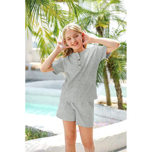 ชุดเสื้อผ้าเด็กสำหรับฤดูร้อนเสื้อยืดผ้าฝ้ายแขนสั้น & กางเกงขาสั้นลายพื้นสำหรับเด็กผู้ชายออกแบบได้ตามต้องการ - Product Image 5