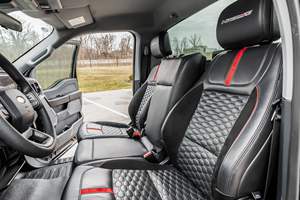 Ford F-150 Roush Nitemare 4x4 essence, faible kilométrage, modèle 2025 - Product Image 2