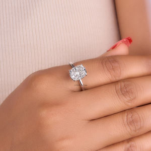 3,03 Ct Cojín Corte Moissanite Anillo de compromiso Cojín alargado con ajuste de Halo oculto en amarillo o oro rosa - Product Image 5