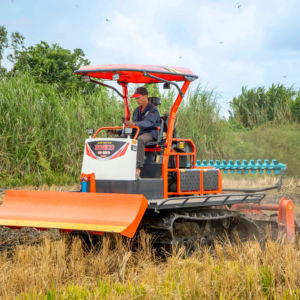 Tractor Agrícola Hogico de 80 CV, Nuevo, 2WD, Cultivador Agrícola 3 en 1, Rotocultor, Cultivador Rotatorio, Oruga de Goma Agrícola en Venta - Product Image 2