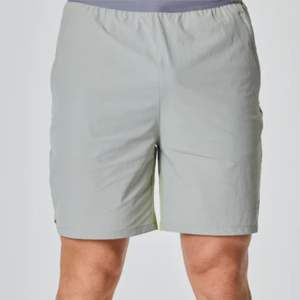 Pantalones cortos de correr para hombre con logotipo personalizado y tela transpirable para máxima comodidad y rendimiento - Product Image 5