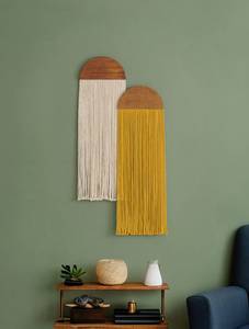 Colgante de pared bordado de la mejor calidad con intrincados patrones florales Arte textil hecho a mano para espacios cálidos, acogedores y acogedores - Product Image 4