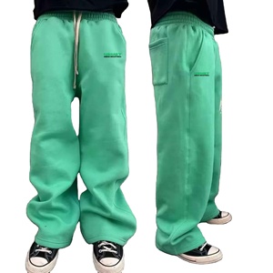 Pantalon de jogging haute performance pour hommes, conçu pour l'entraînement, avec tissu à séchage rapide et coupe ajustée, respirant. - Product Image 1