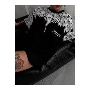 T-shirt Oversize con stampa Unisex-nera - Product Image 1