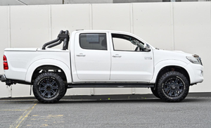 2014 SR5 Auto 4x4 MY14 Double Cab Ute 4 Portes 5 Places Blanc Glacier COULEUR Grade Industriel & Bricolage ODM Support Personnalisé - Product Image 2