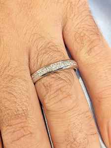 แหวนแต่งงานตลอดกาลดีไซน์คลาสสิกสีขาวทอง14k ประดับด้วยแถบเพชรที่ปลูกในห้องทดลองหรูหราสำหรับเธอ - Product Image 5