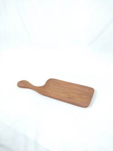 Artesanías de madera: Bandeja de servir de madera rústica y elegante con asas integradas duraderas, vajilla artesanal con estilo para uso en escritorio. - Product Image 5