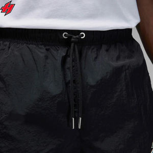 Pantalones deportivos personalizados de nailon para hombre, pantalones cortavientos de poliéster de cintura alta de alta calidad, impermeables a rayas - Product Image 2