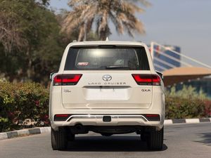 NUOVISSIMO Toyota Land Cruiser GXR 4.0L Benzina Turbo Diesel V6 Automatico R18 Euro VI con Telecamera a 360° in Ottime Condizioni - Product Image 4