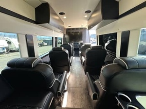 Mercedes-Benz Sprinter 3500XD 4x4 2022 en Perfectas Condiciones - Product Image 2