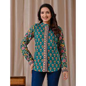 Blusa de Algodón Popelín con Estampado Floral Verde Oscuro y Cuello con Volantes Vintage, Talla Única y Opciones XL para Mujer - Product Image 1